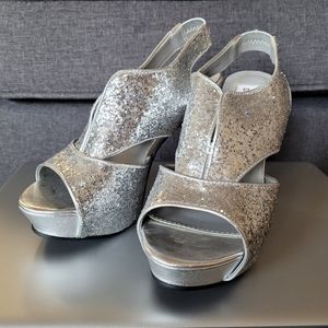 Dyeables Heels Sz6.5